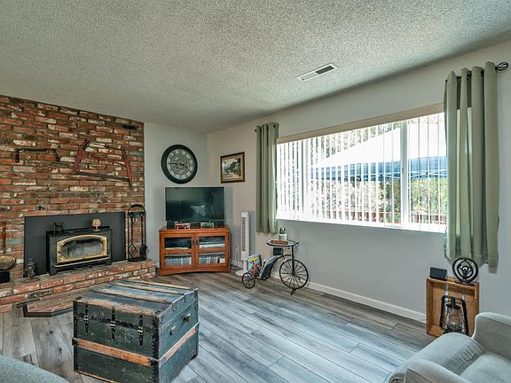 5th image of 2666 Glenview Dr