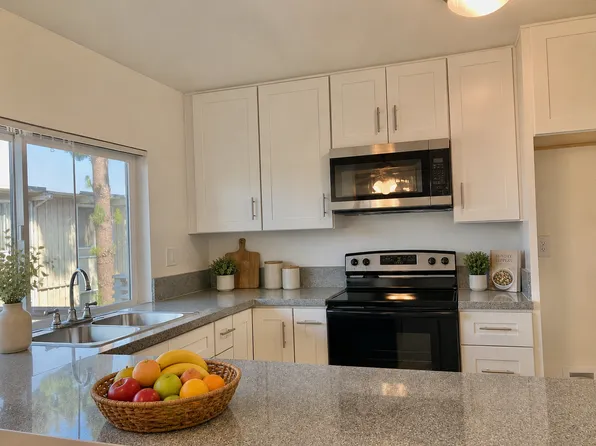 6818 Los Verdes Dr #8, Rancho Palos Verdes, CA 90275