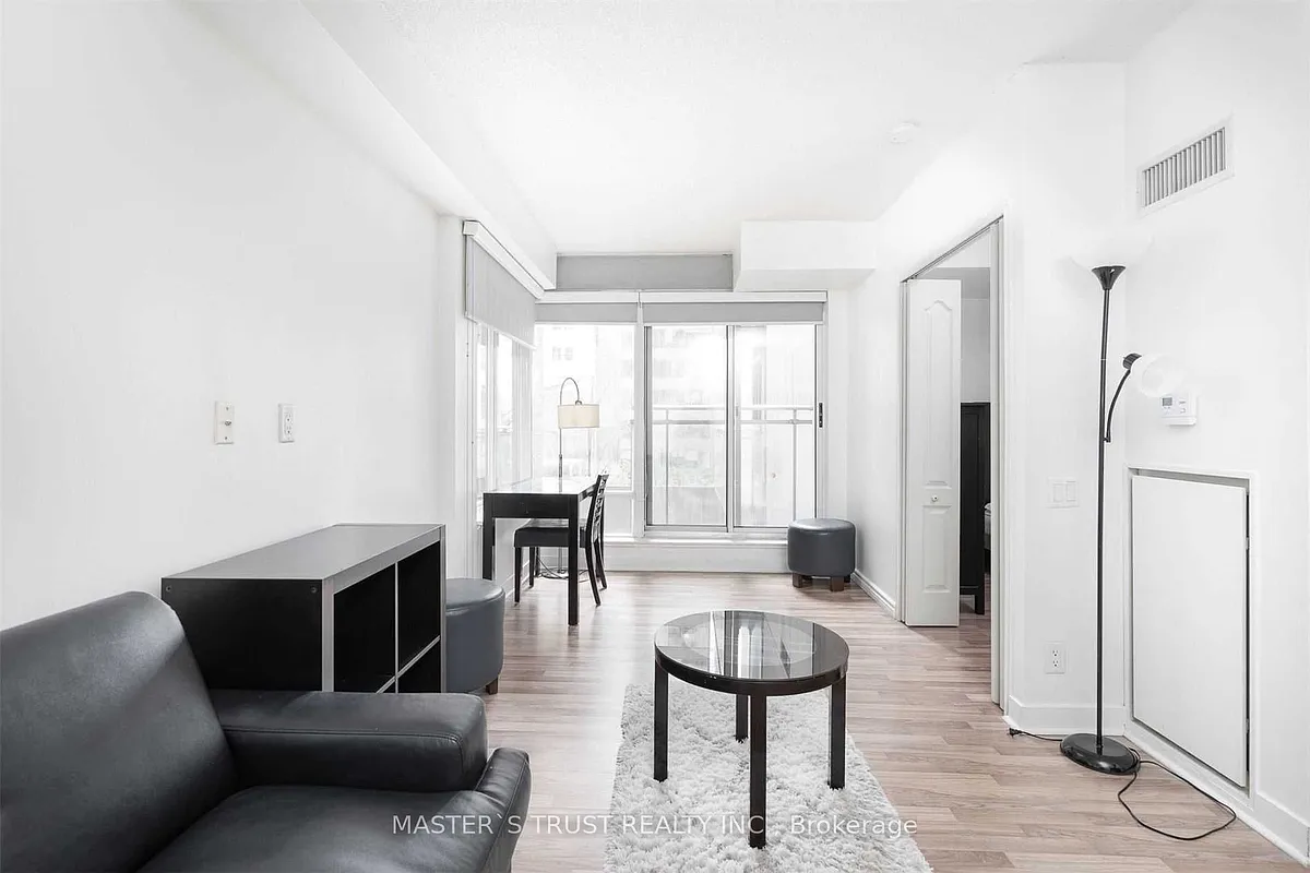 Building Photo - 8 Colborne St #705