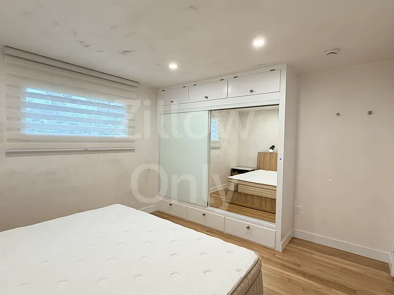 Bedroom 2 - Closet
