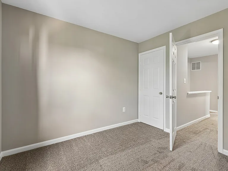532 Kalmia Sq NE — Photo 19