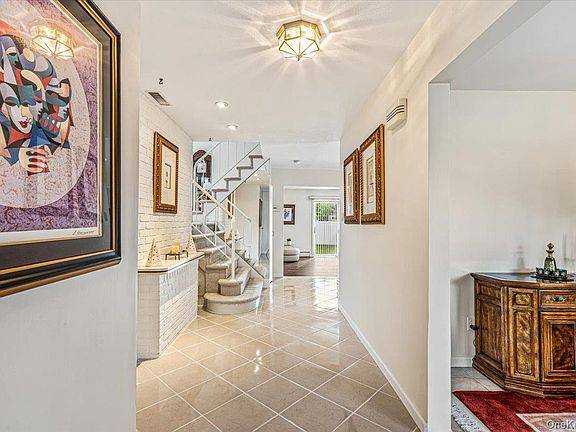3rd image of 10 Clemson Lane