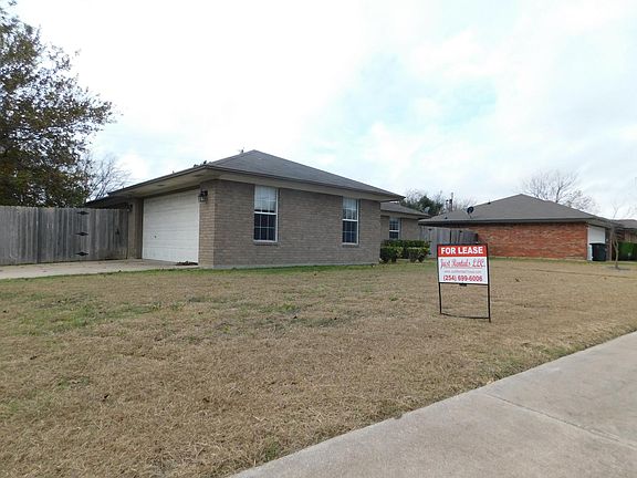2nd image of 510 Bellaire Dr