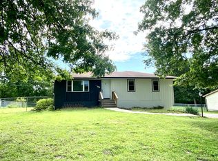 7205 N Harrison St, Gladstone, MO 64118
