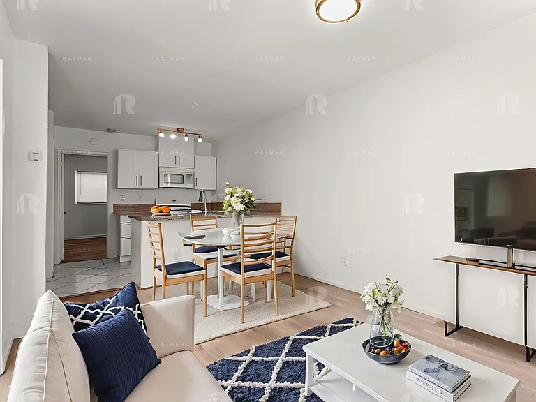 (Ar/Jo/Em:C) 1040 W. 91st Street — Photo 4