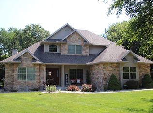 13575 Ranier Ct, Middlebury, IN 46540