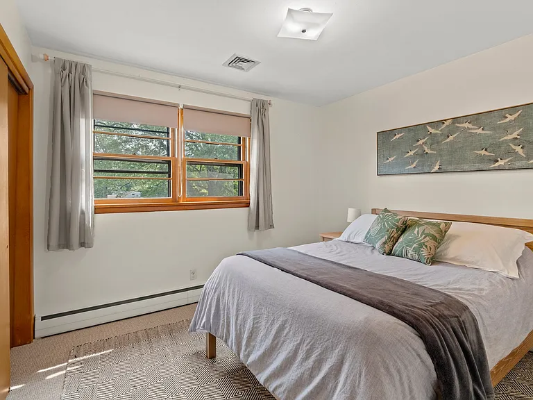 23 Jonathan Way — Photo 21