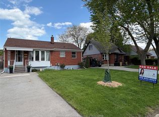 858 Laporte Ave, Windsor, ON N8S3R4