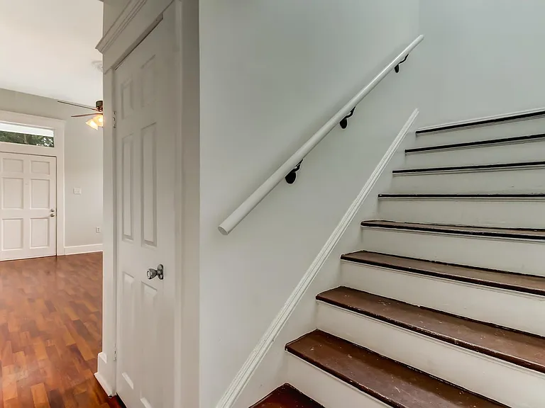 423 E Duffy St — Photo 15