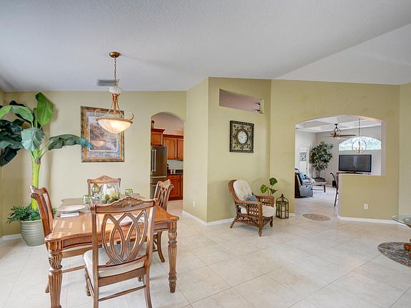 4th image of 182 SW Aldoro Pl