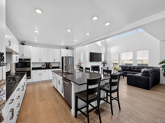 3rd image of 14831 dahlia Way