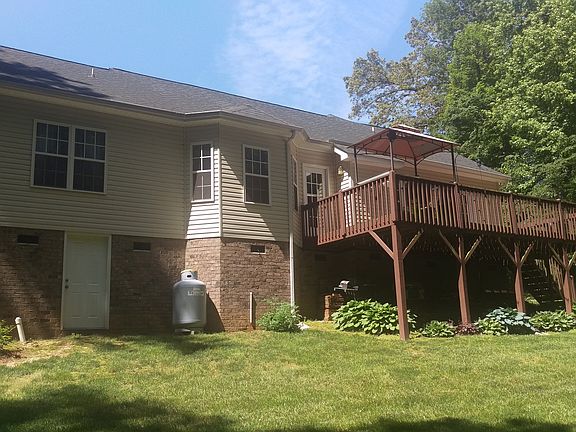 Back of home/large deck