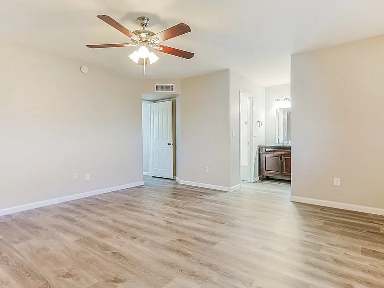 2203 E Dragoon Ave — Photo 10