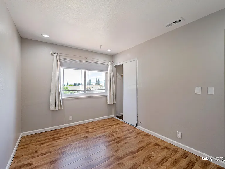 3661 Slopeview Dr — Photo 42