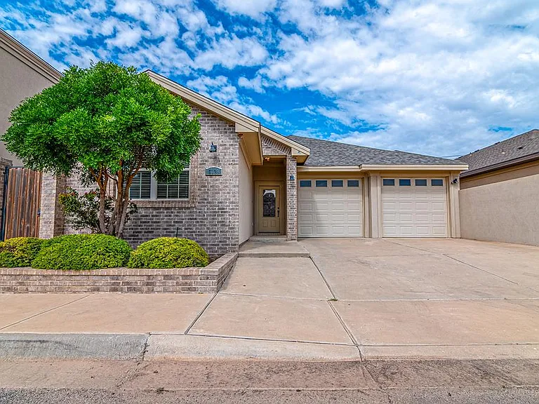 5329 Bella Pl — Photo 1