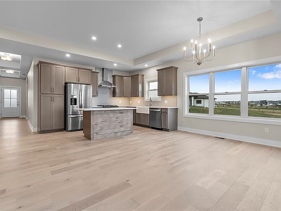2nd image of 850 NW Sandy Hollow Cir