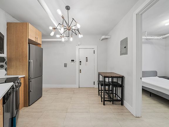 3rd image of 2503 Hughes Ave #B