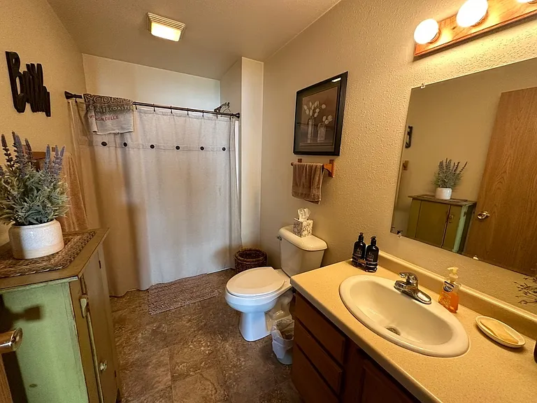 315 Crestview Ln #C — Photo 3