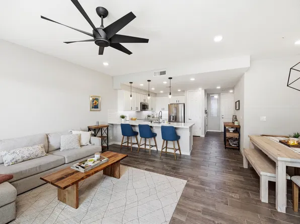 250 W Queen Creek Rd APT 102, Chandler, AZ 85248