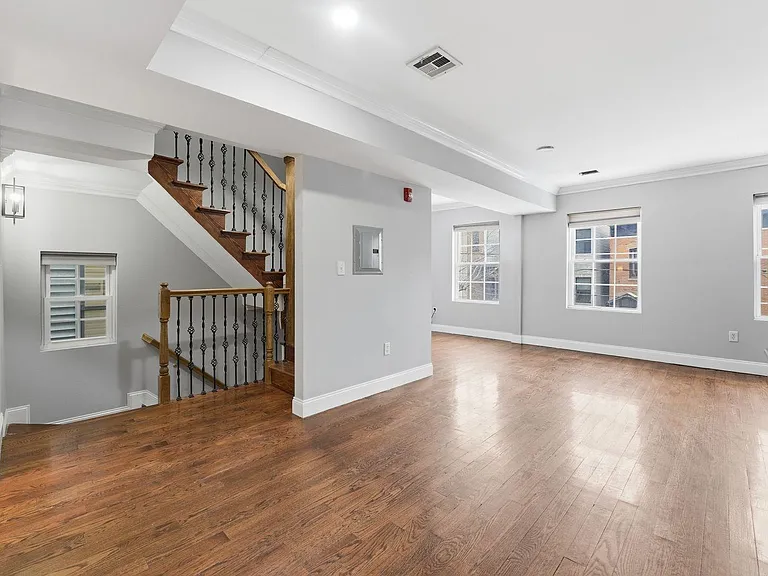 168 New York Ave #2 — Photo 2
