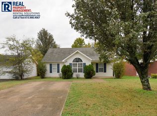 1932 Edinburgh Ln, Murfreesboro, TN 37130