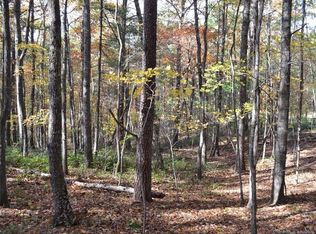 90 Hoskins Rd, Bloomfield, CT 06002