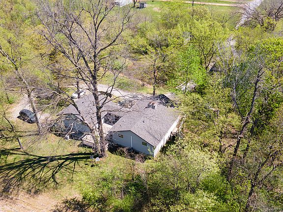 5th image of 135 Ashwood Ln