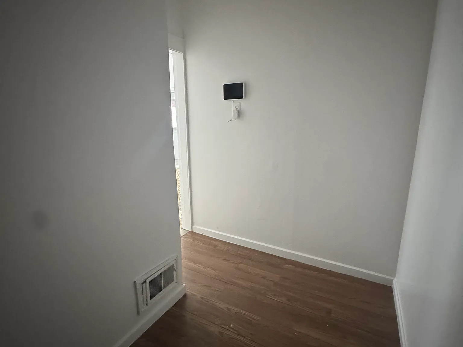 3 bed, 1200 sqft, $2,000 — Photo 3
