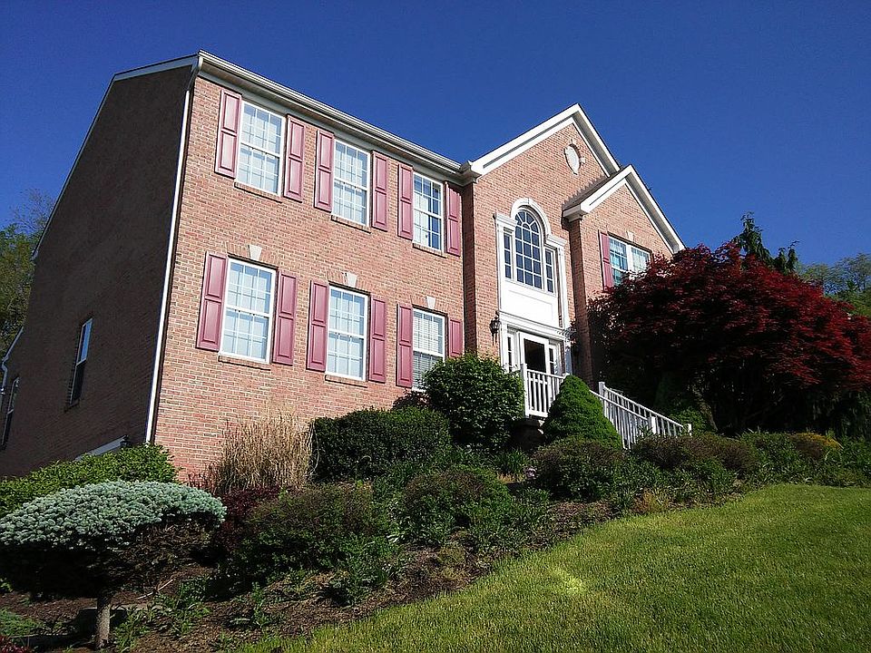 1st image of 109 Brookdale Cir