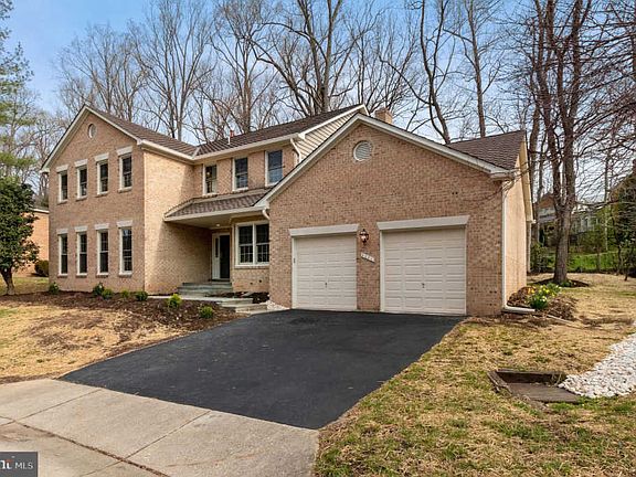 3rd image of 7721 Laurel Leaf Dr
