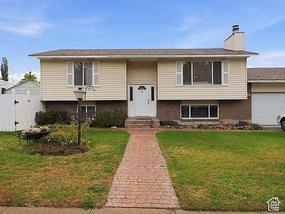 2nd image of 2496 E Woodthrush Dr