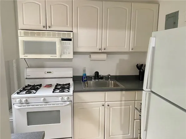 821 Bronx River Road #4C, Bronxville, NY 10708