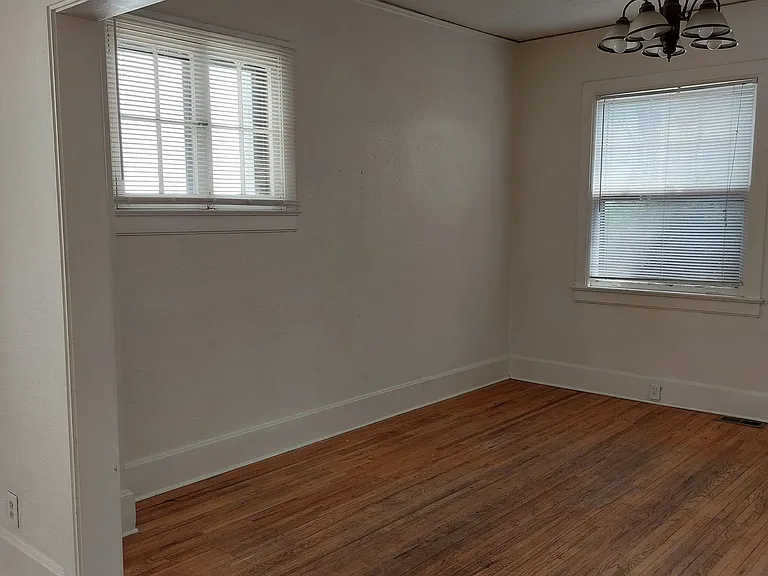 College Housing - 4 bedrooms — Photo 64
