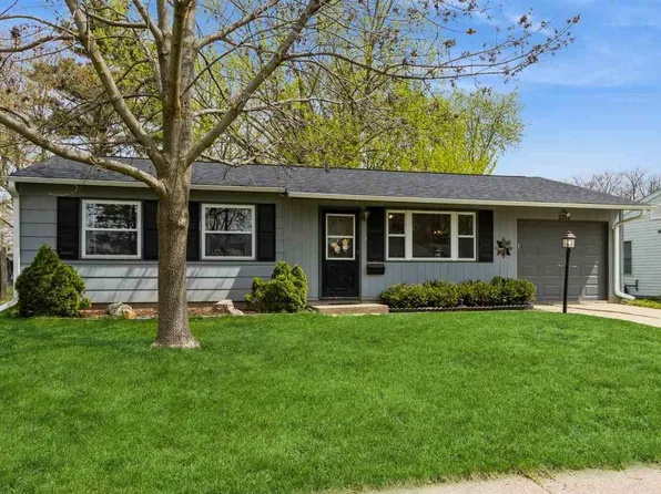 2212 Nevada Ave, Iowa City, IA 52240