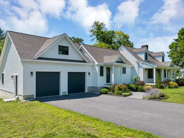 11 Goodrich Road, Wolfeboro, NH 03894