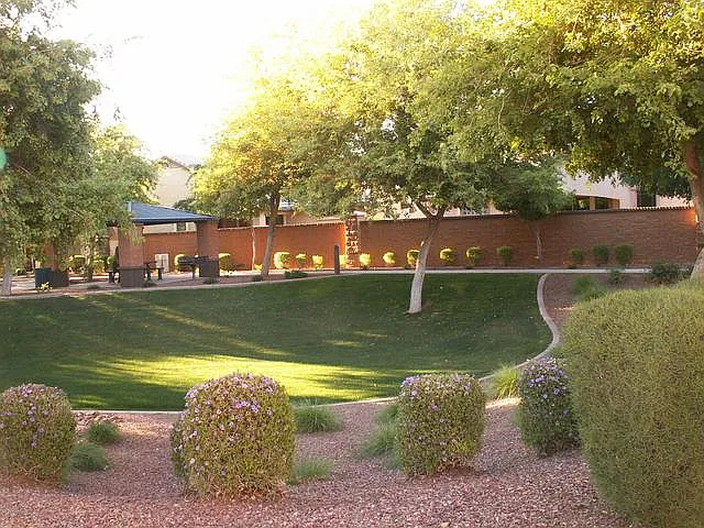 2508 E Vermont Dr — Photo 17