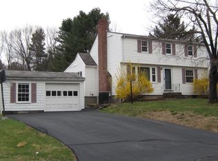 39 Jarbrook Rd, Holliston, MA 01746