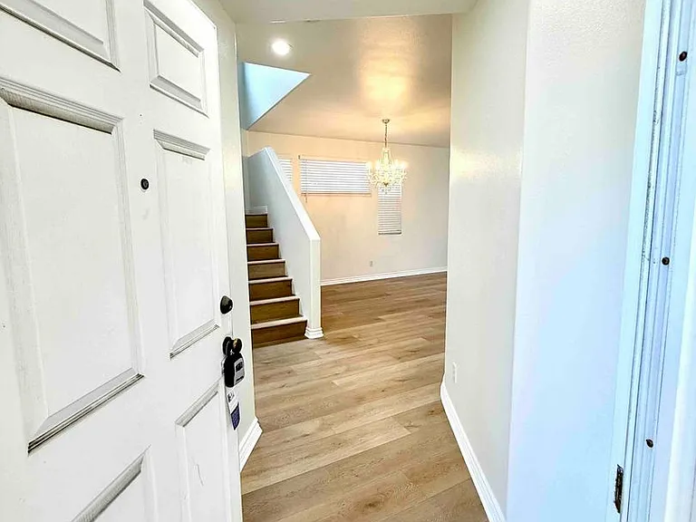 26009 Frampton Ave — Photo 3