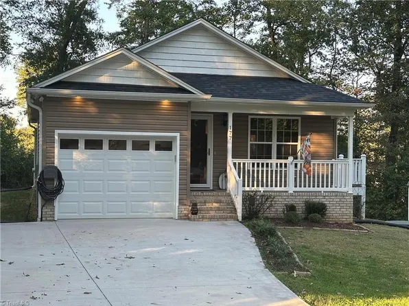 177 Pinehaven Dr, New London, NC 28127