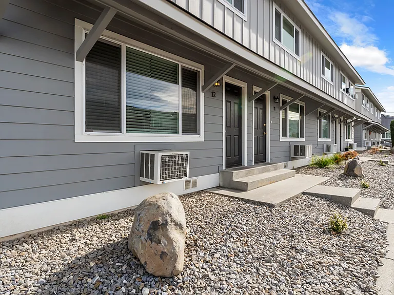 Columbia Crest Townhomes — Photo 11