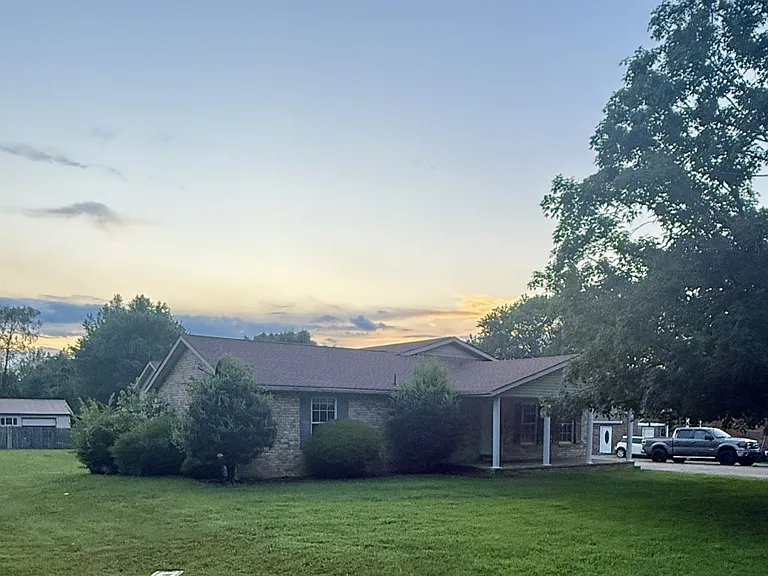 3034 Fieldview Dr — Photo 2