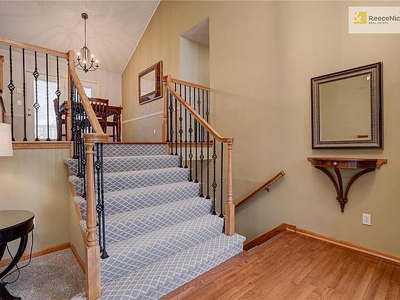 New designer stair carpet invites your way to the 3rd level which hosts the kitchen, eating area, utility, 3 bedrooms and 2 bathrooms.