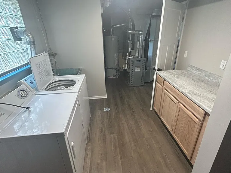 2930 Marshall St — Photo 14