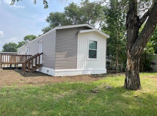 701 Forest St W TRAILER 28, Belle Plaine, MN 56011
