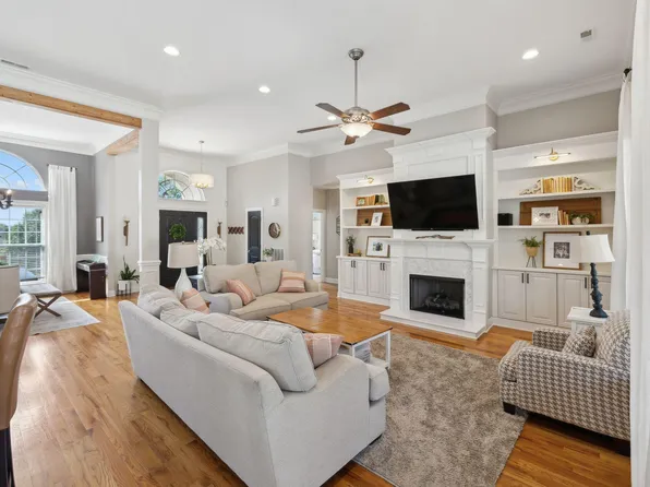 7579 Nightfall Cir, Ooltewah, TN 37363