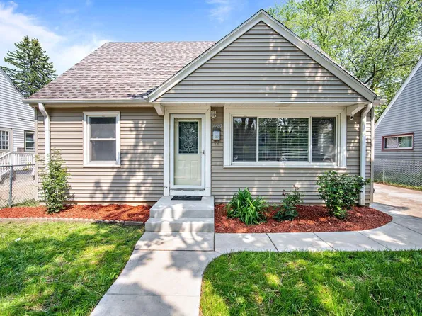 5326 North 57th STREET, Milwaukee, WI 53218