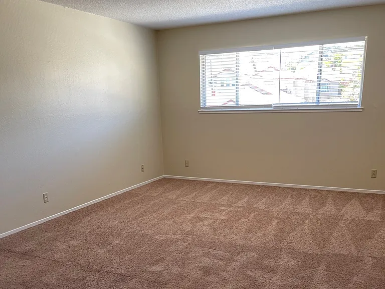 301 Van Buren St #18 — Photo 4