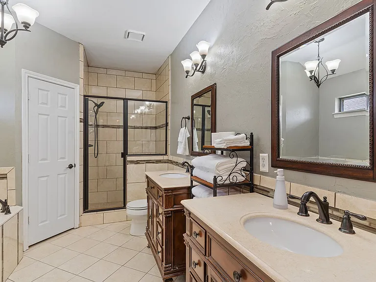 19 Alamosa Dr — Photo 23