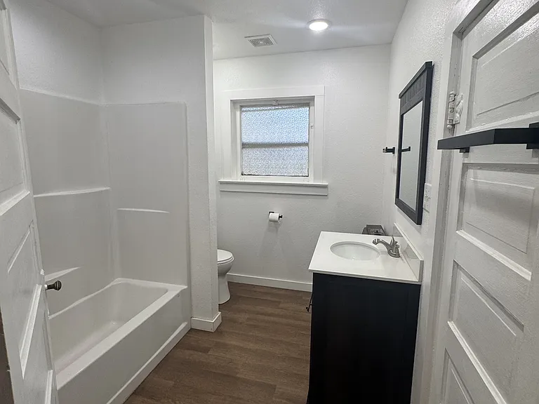 307 N Witte St — Photo 8
