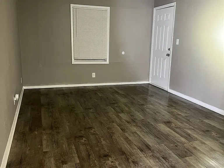 6049 Dickson Rd — Photo 10